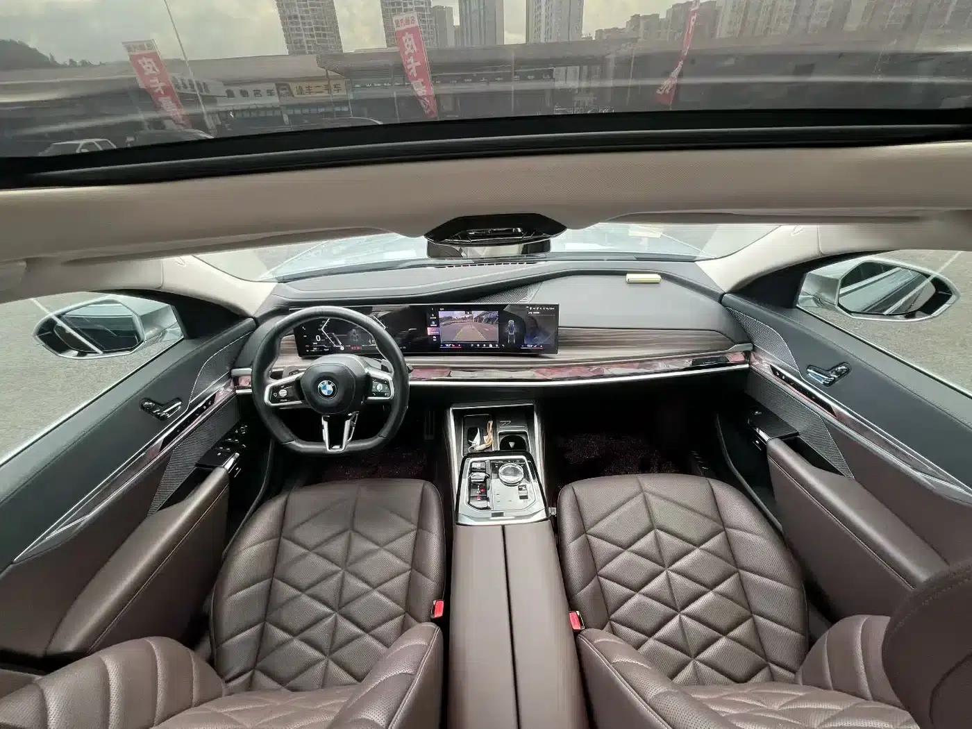 2023 BMW 7 Series 735Li M Sport Package — миниатюра 5