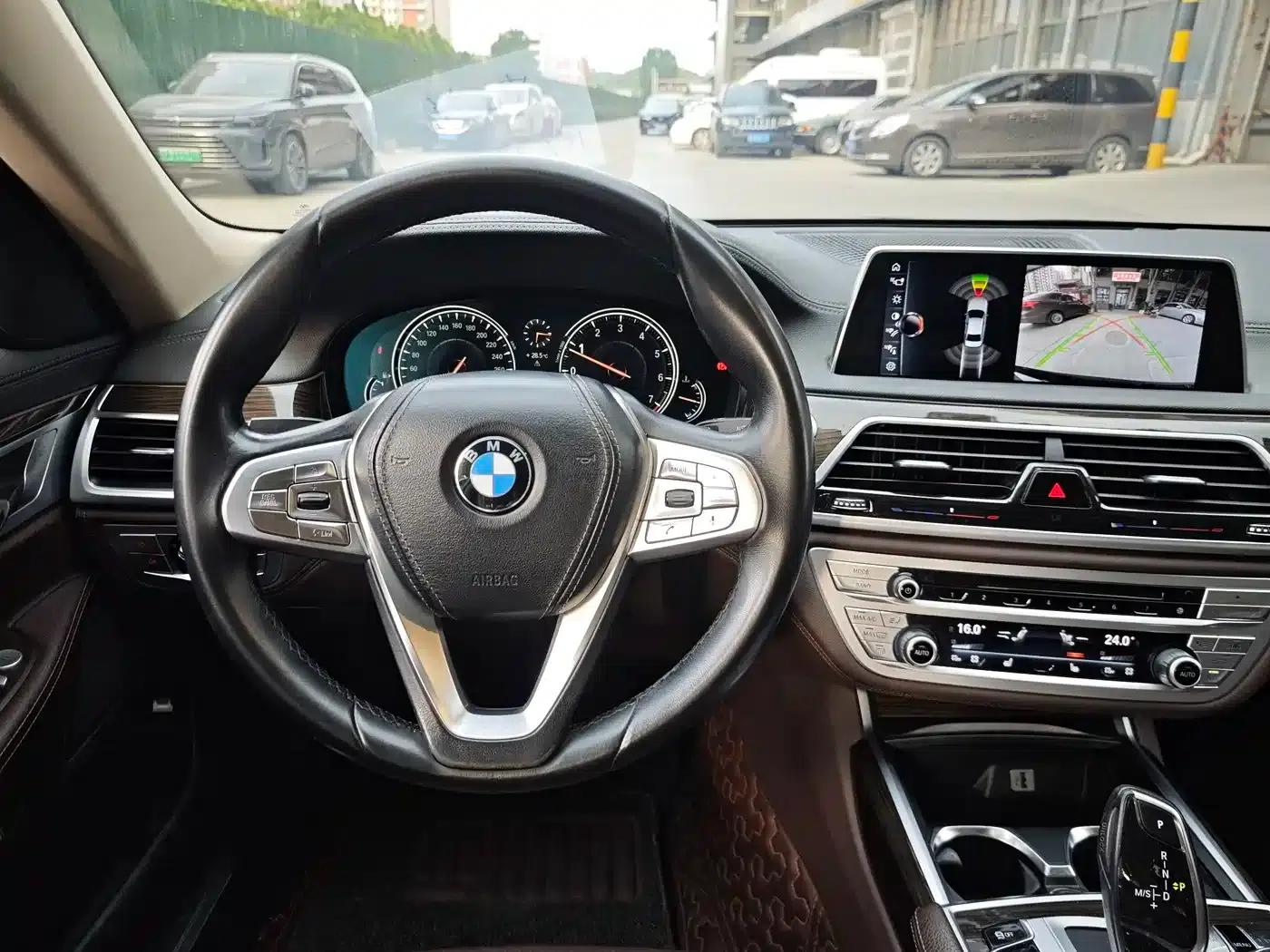 2016 BMW 7 Series 730Li Leading Edition — миниатюра 4