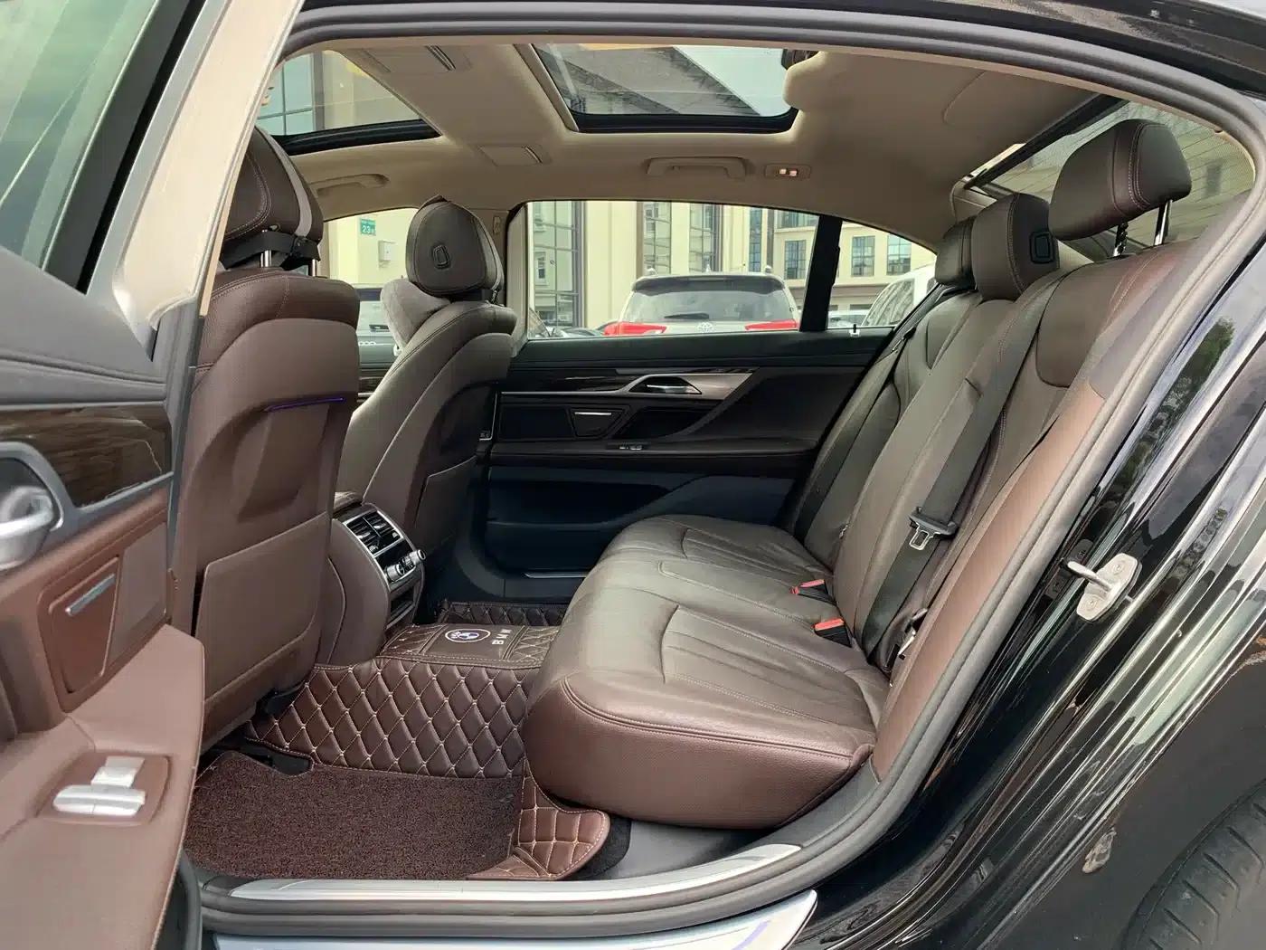2016 BMW 7 Series 730Li Leading Edition — миниатюра 15