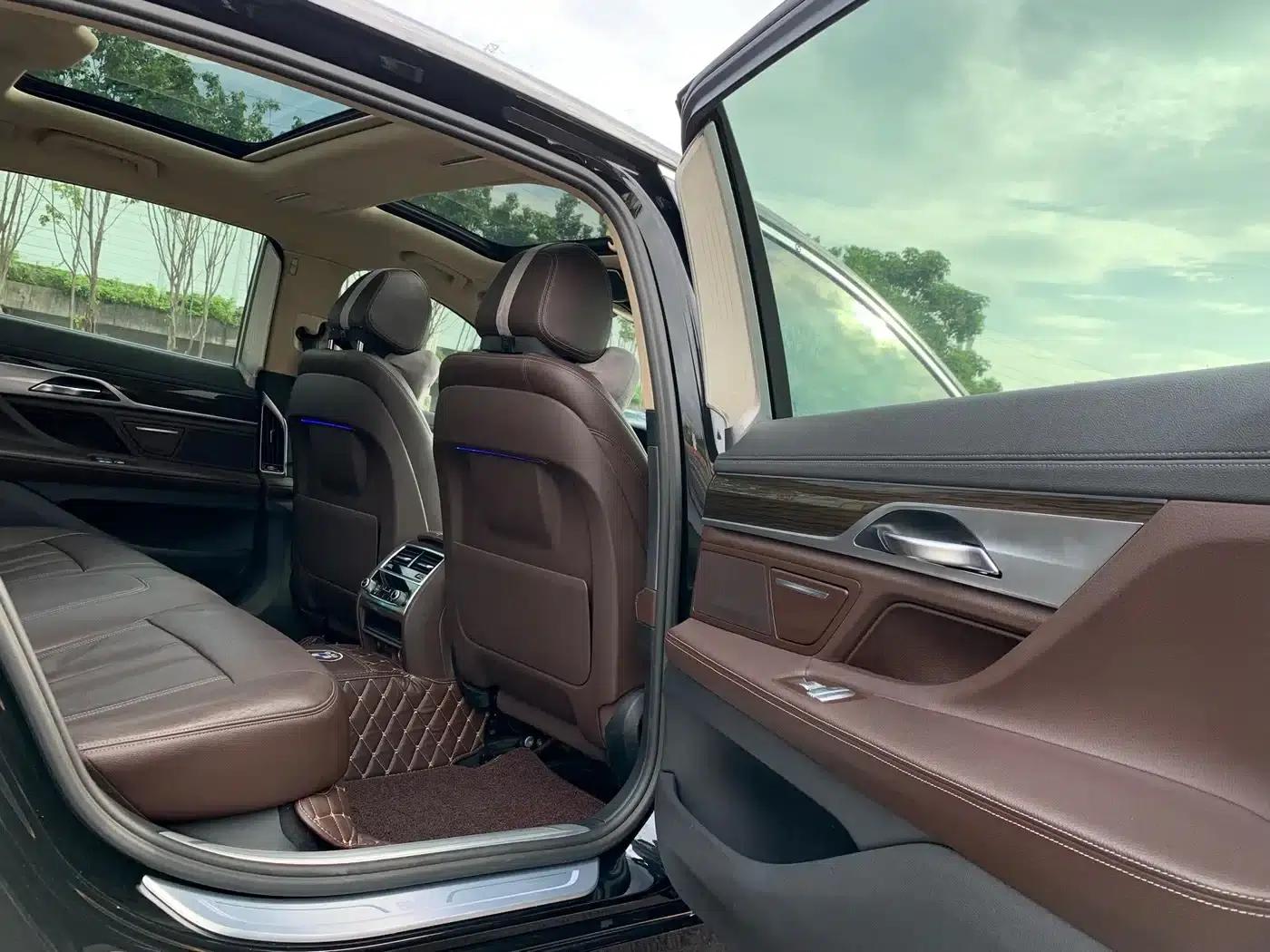 2016 BMW 7 Series 730Li Leading Edition — миниатюра 17