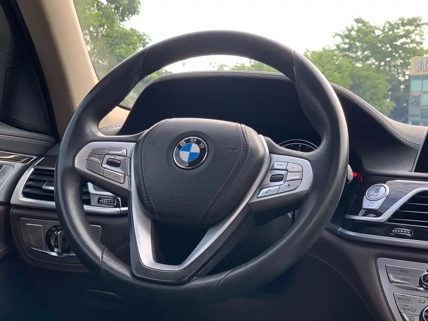 2016 BMW 7 Series 730Li Leading Edition — миниатюра 20