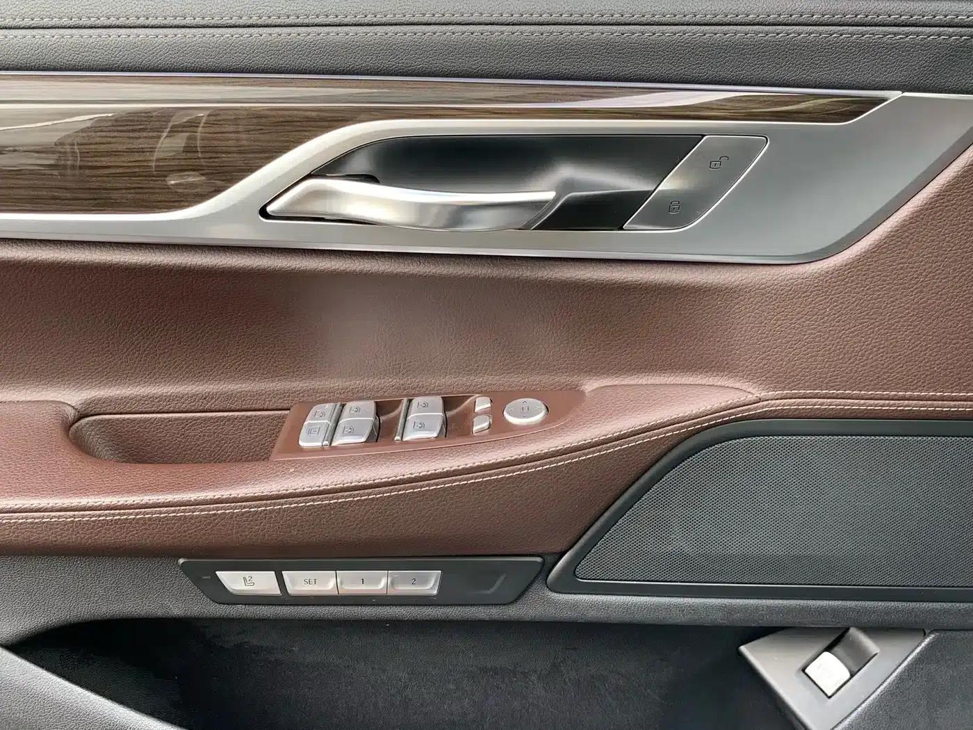 2016 BMW 7 Series 730Li Leading Edition — миниатюра 22