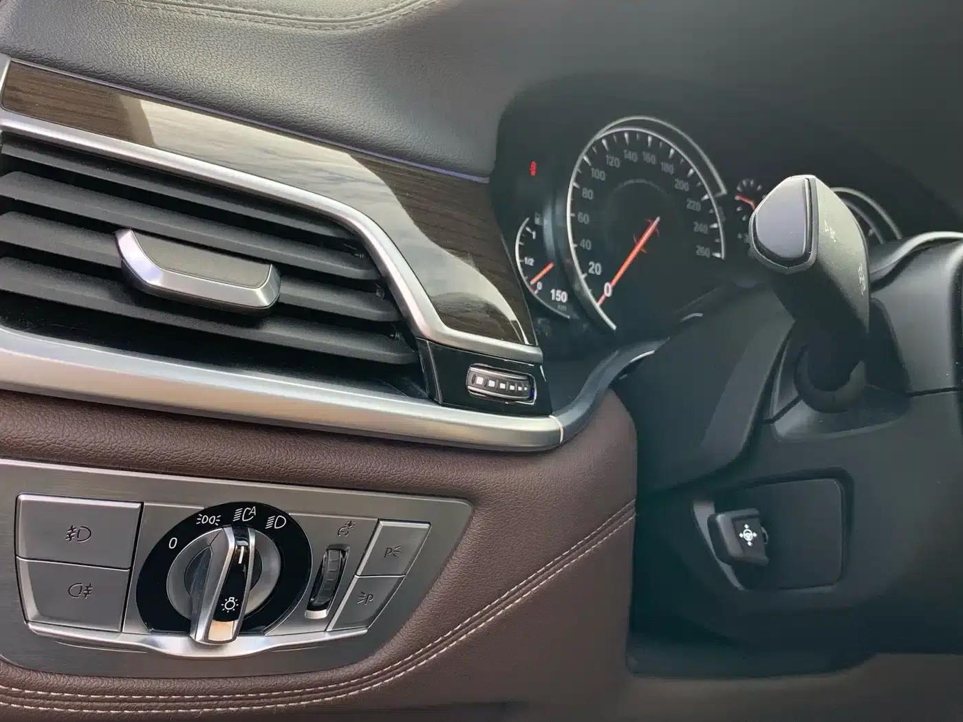 2016 BMW 7 Series 730Li Leading Edition — миниатюра 23