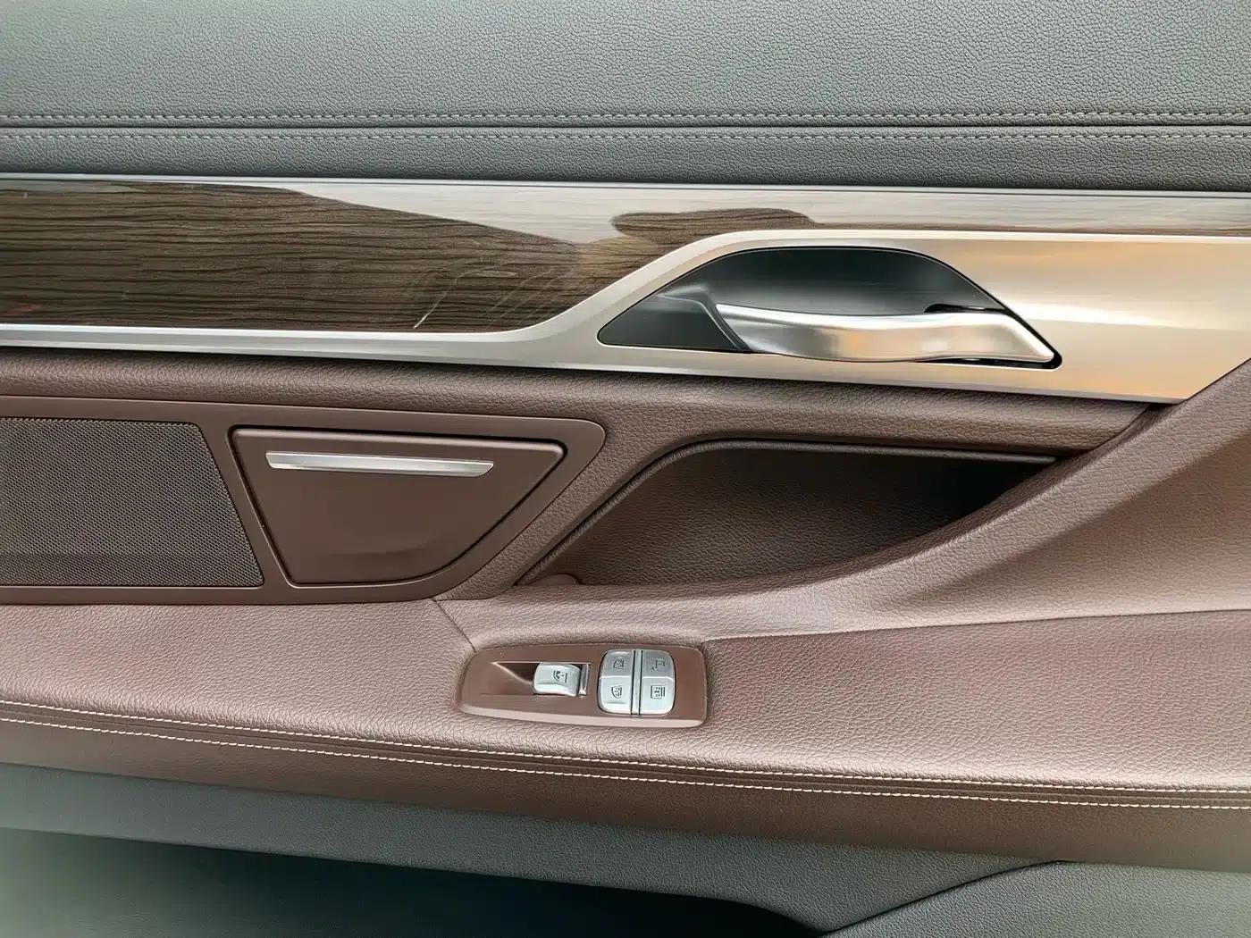 2016 BMW 7 Series 730Li Leading Edition — миниатюра 30