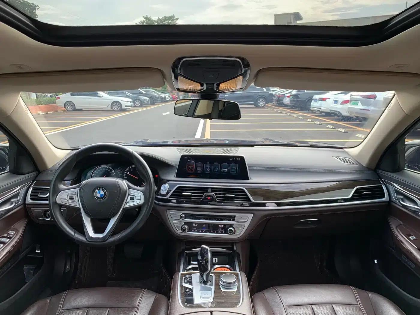 2016 BMW 7 Series 730Li Leading Edition — миниатюра 35