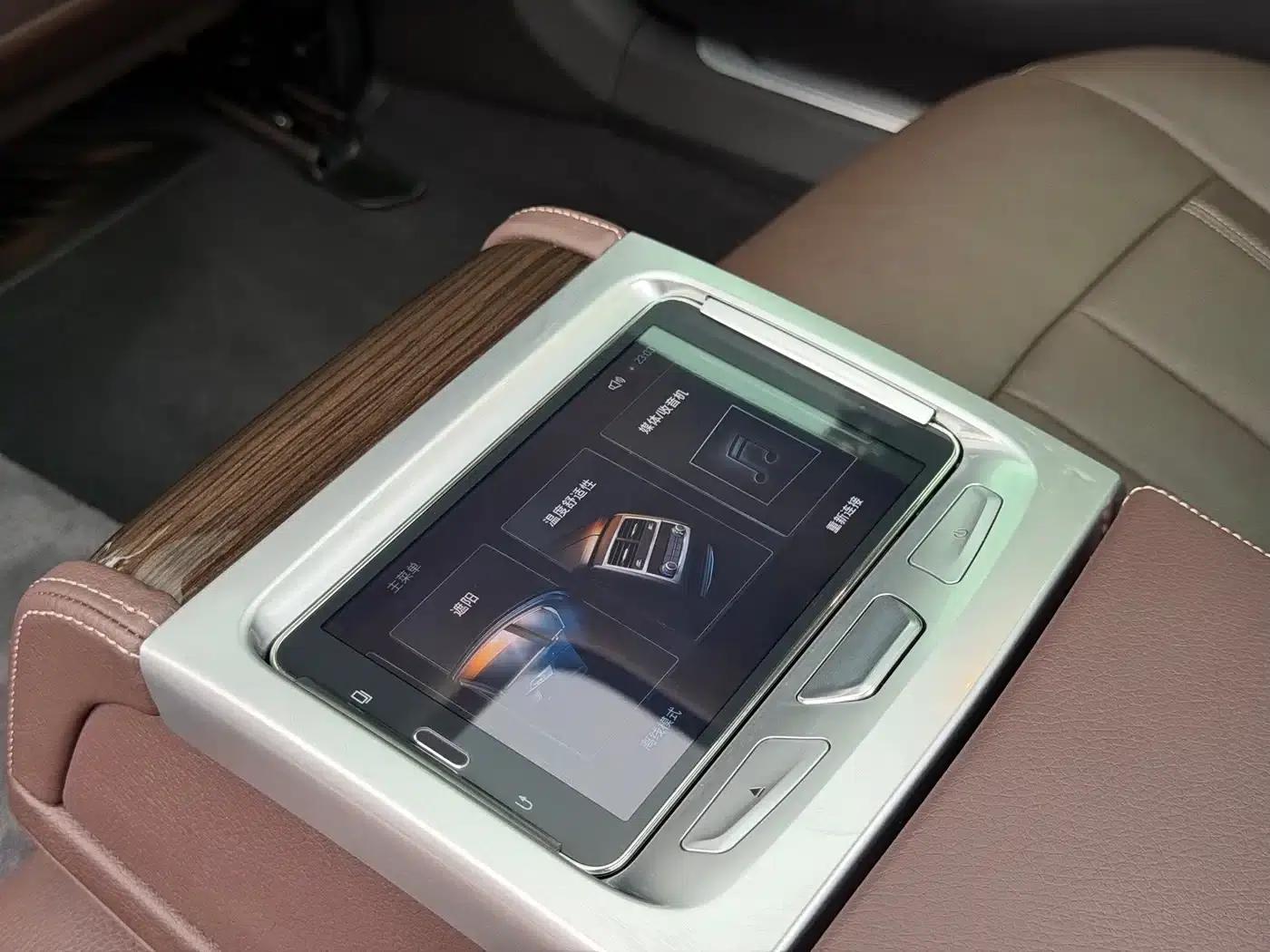 2016 BMW 7 Series 730Li Leading Edition — миниатюра 14