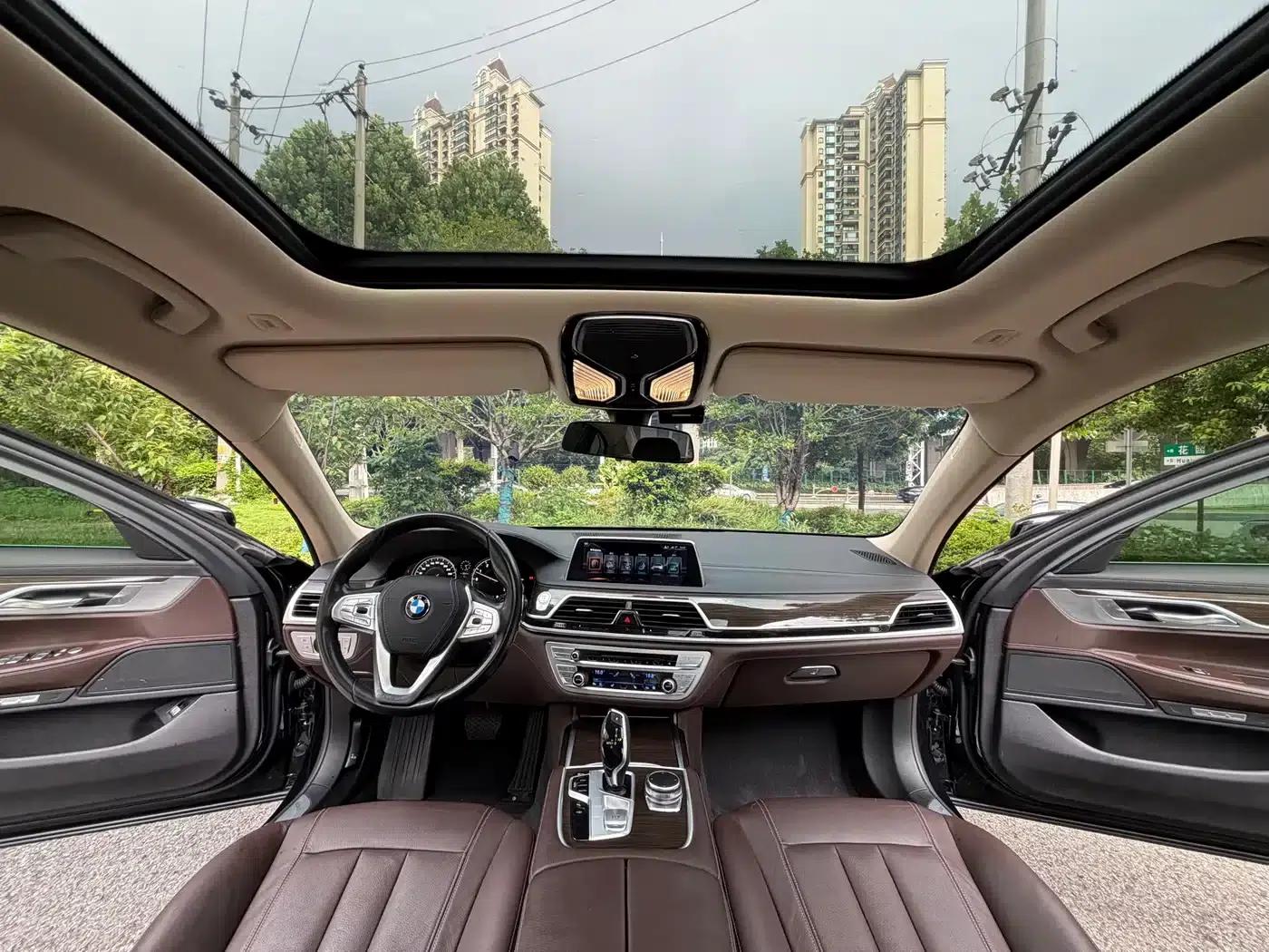 2016 BMW 7 Series 730Li Leading Edition — миниатюра 6