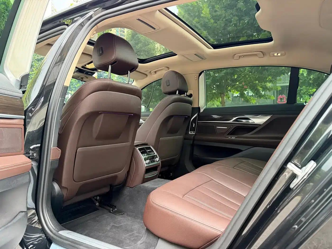 2016 BMW 7 Series 730Li Leading Edition — миниатюра 8