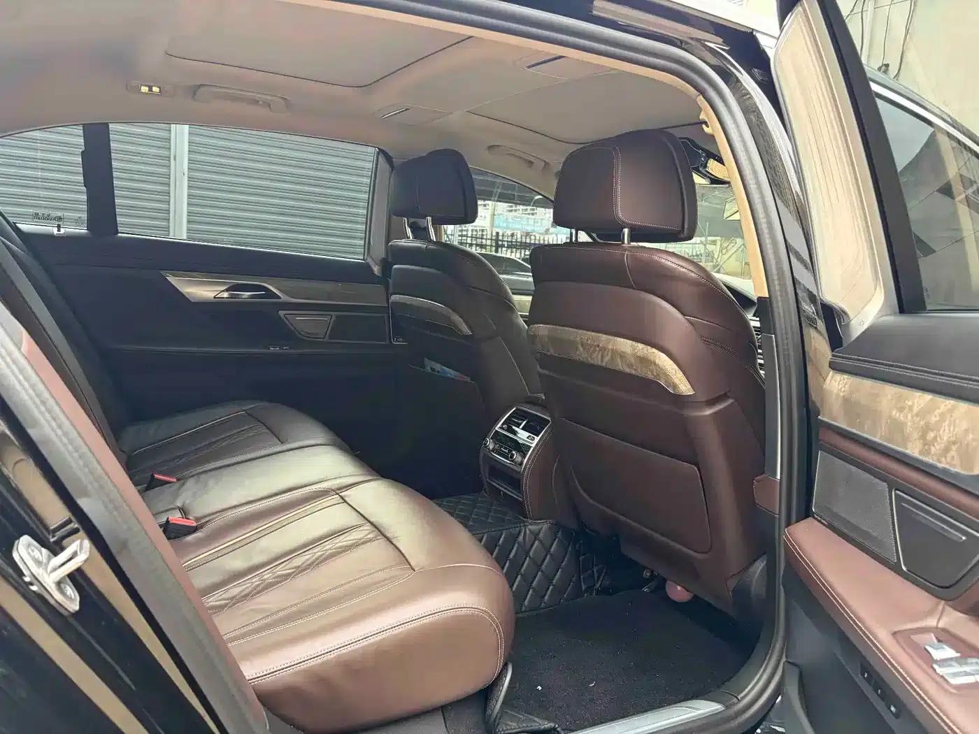 2021 BMW 7 Series 740Li Leading Luxury Package — миниатюра 3