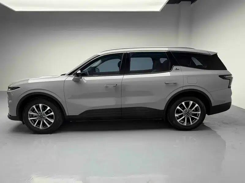 2023 Ford Edge L 2.0T EcoBoost 2WD 7-Seat Luxury — миниатюра 4