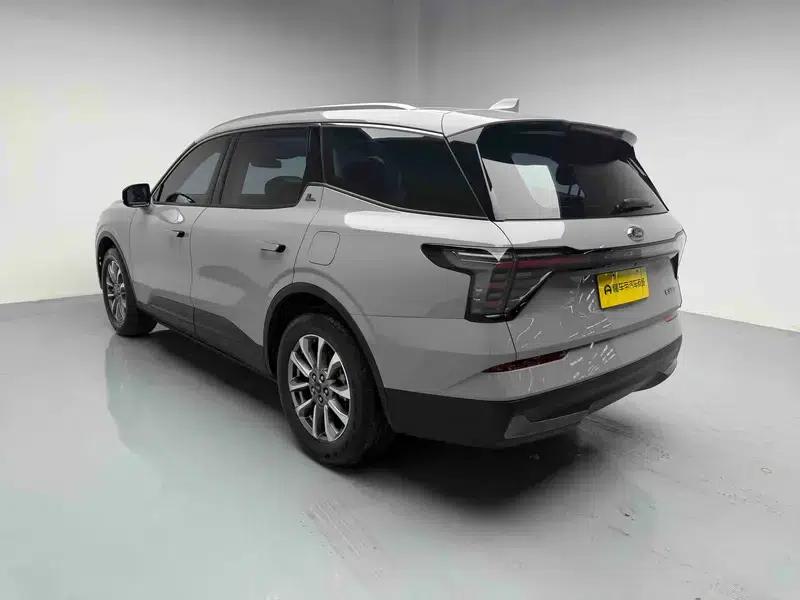 2023 Ford Edge L 2.0T EcoBoost 2WD 7-Seat Luxury — миниатюра 5