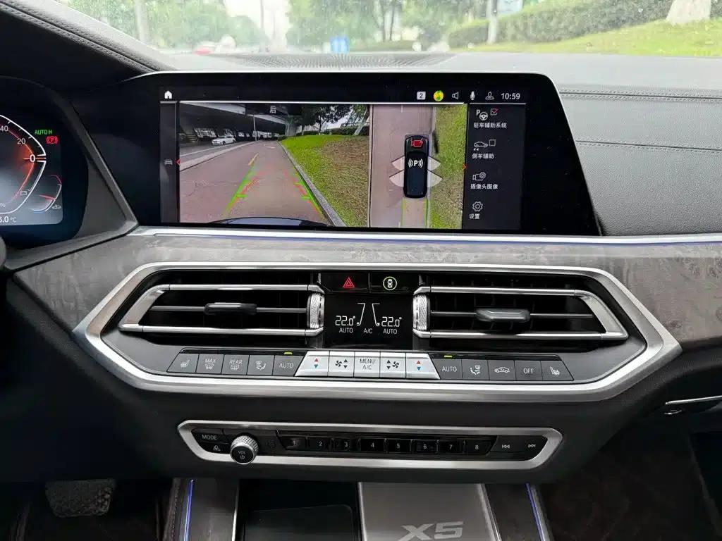 BMW X5 2022 xDrive 30Li Luxury M Sport Package — миниатюра 10