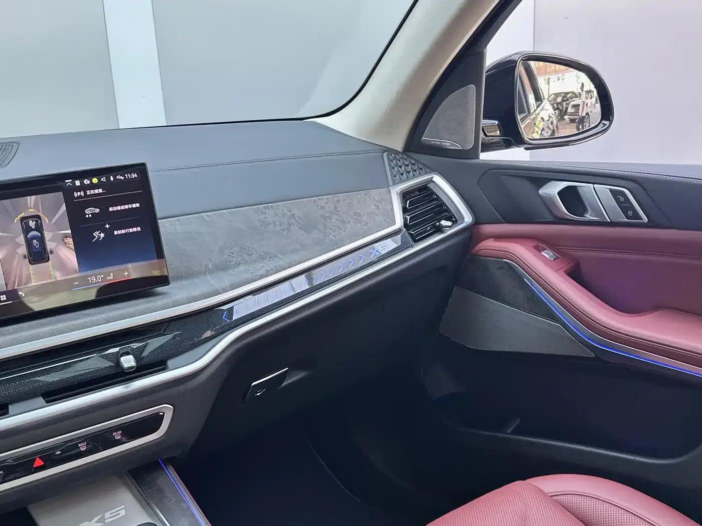 BMW X5 2023 xDrive 30Li M Sport Shadow Edition — миниатюра 4