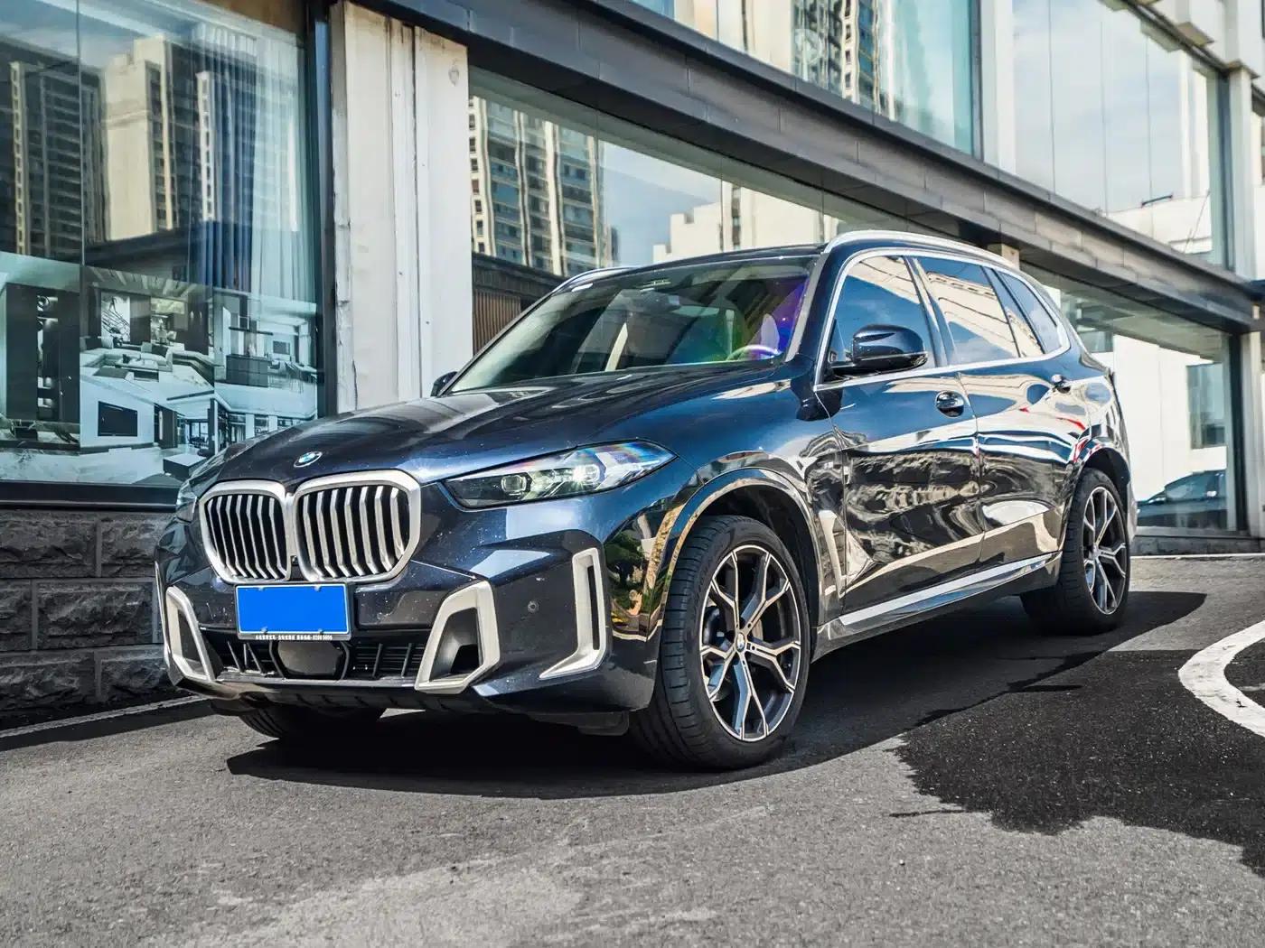 BMW X5 2023 xDrive 30Li Luxury M Sport Package — миниатюра 1