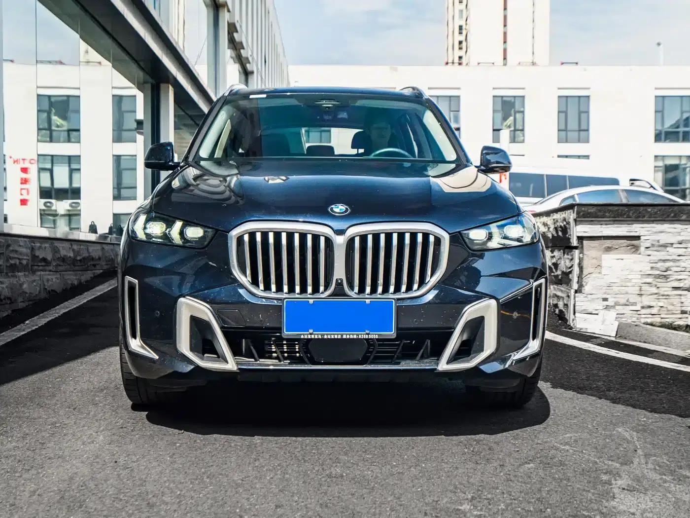 BMW X5 2023 xDrive 30Li Luxury M Sport Package — миниатюра 2