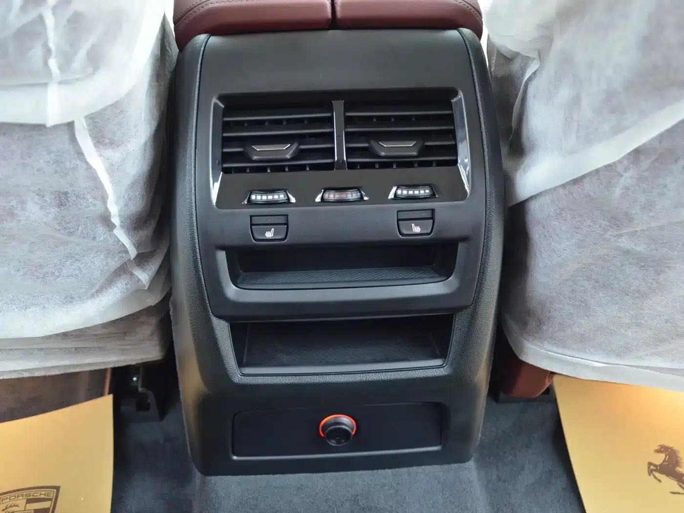 BMW X5 2026 Facelift xDrive 30Li M Sport Shadow Edition — миниатюра 12