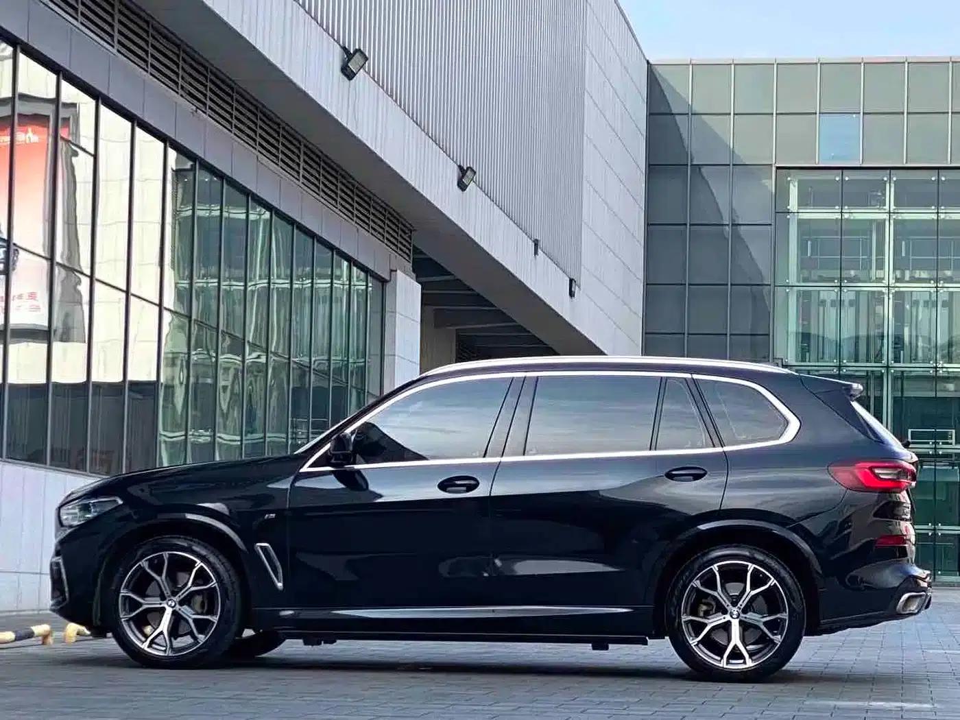 BMW X5 2022 xDrive 40Li M Sport Package — миниатюра 3