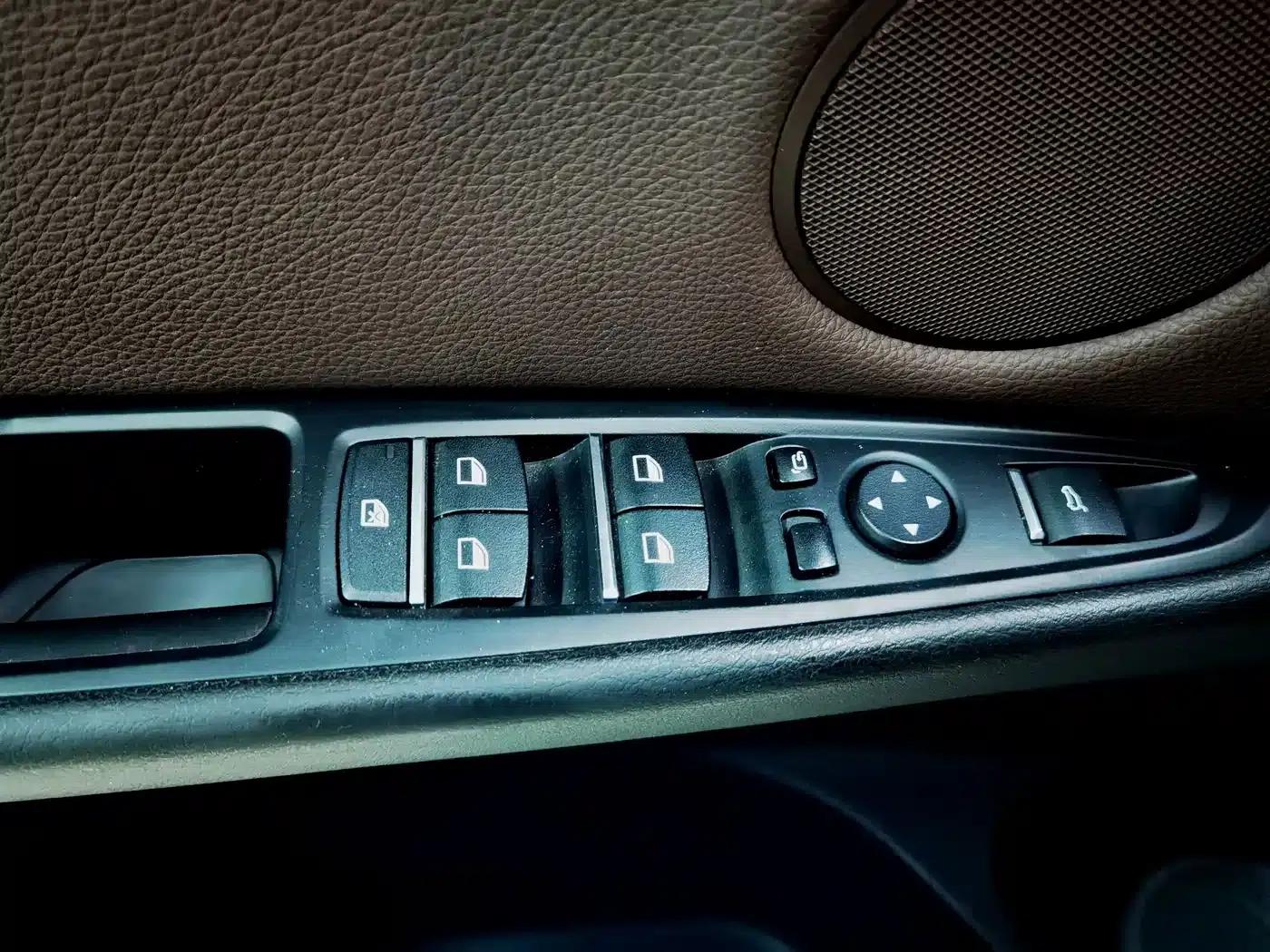 2015 BMW X5 xDrive35i China Limited Edition (Imported) — миниатюра 14