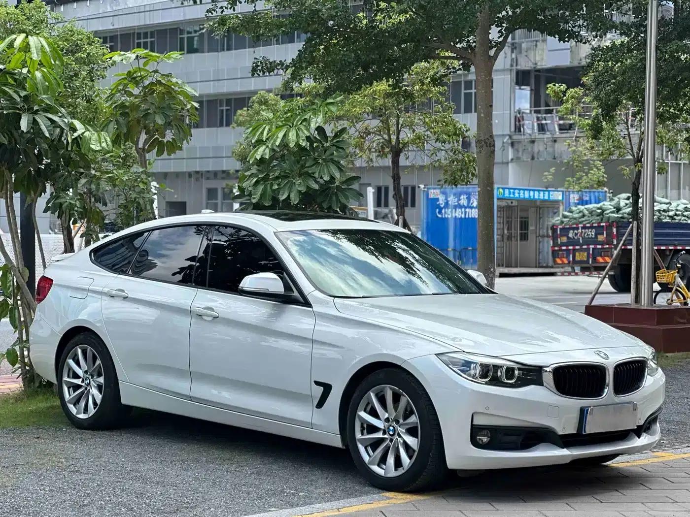 BMW 3 Series GT 2018 320i Fashion Edition — миниатюра 3