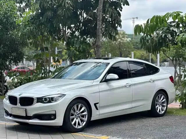 BMW 3 Series GT 2018 320i Fashion Edition