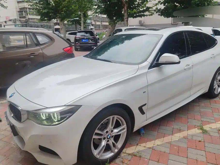 2020 BMW 3 Series GT 320i M Sport Package — миниатюра 1