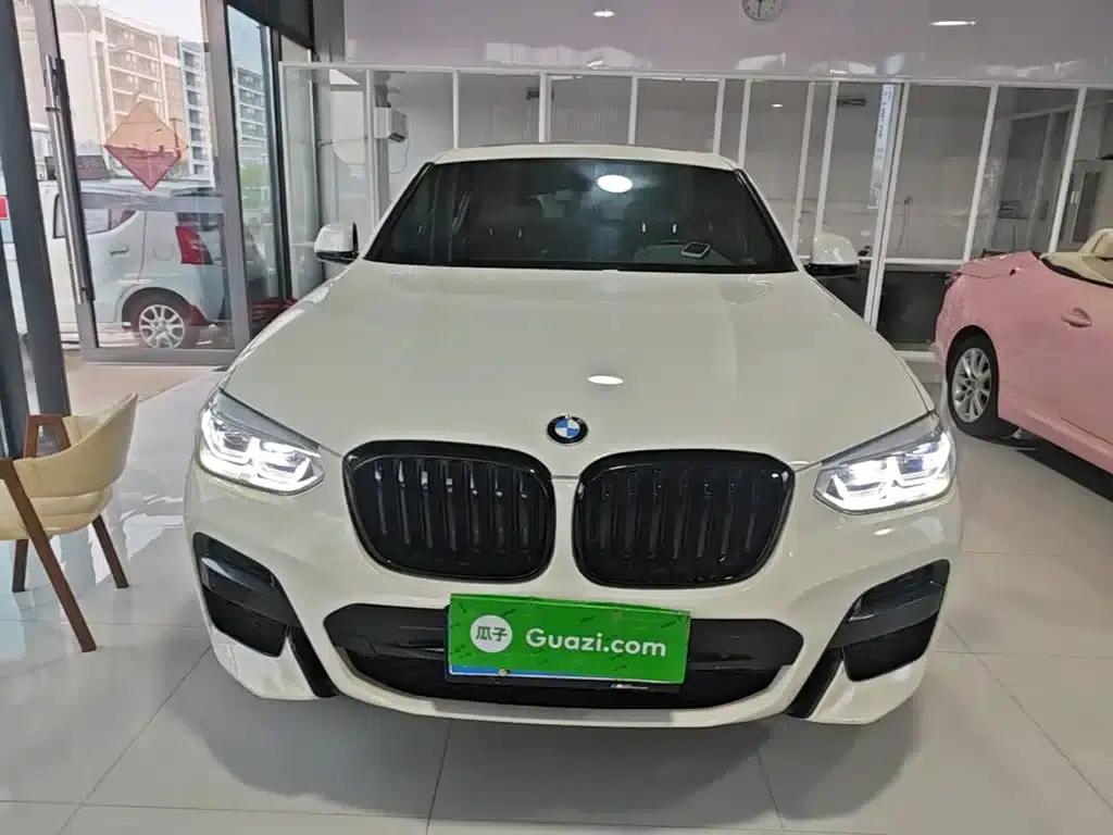 2020 BMW X4 xDrive25i M Sport Package — миниатюра 3