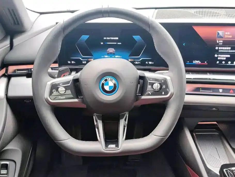 BMW i5 2025 eDrive 35L M Sport Package — миниатюра 11