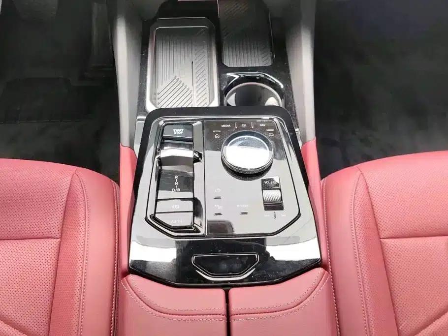 BMW i5 2025 eDrive 35L M Sport Package — миниатюра 12