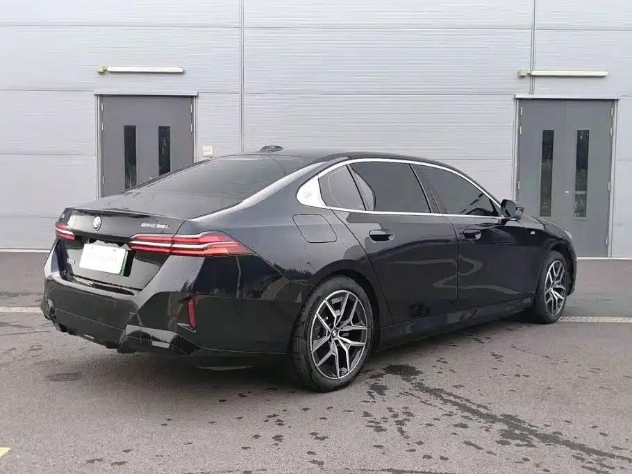 BMW i5 2025 eDrive 35L M Sport Package — миниатюра 4