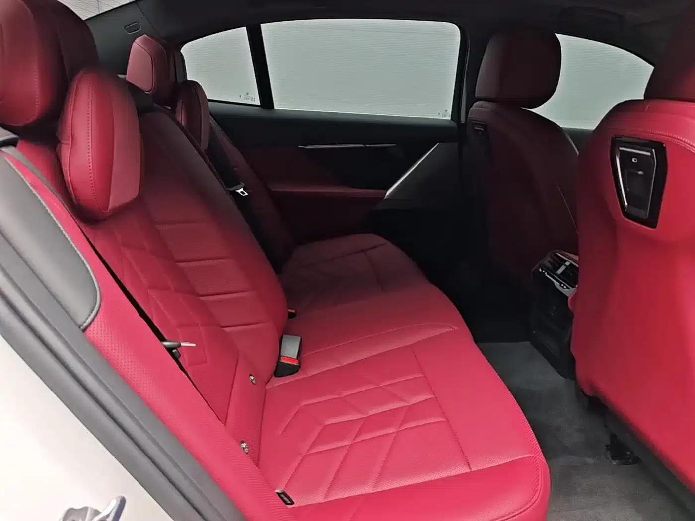 BMW i5 2025 eDrive 35L M Sport Package — миниатюра 6