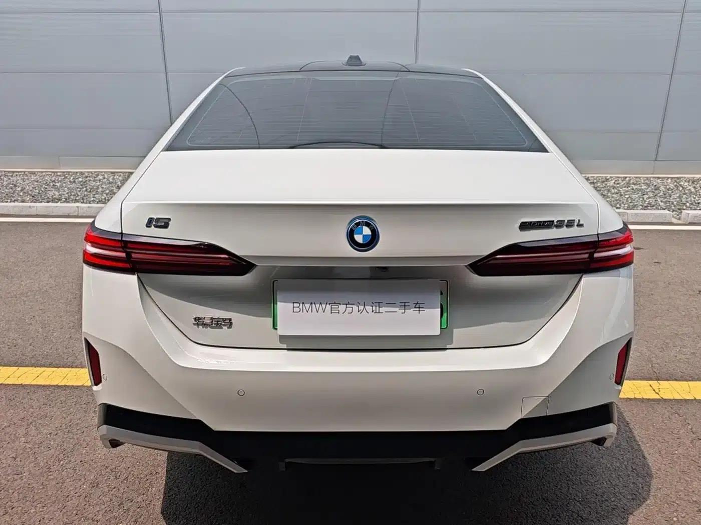 BMW i5 2025 eDrive 35L M Sport Package — миниатюра 8