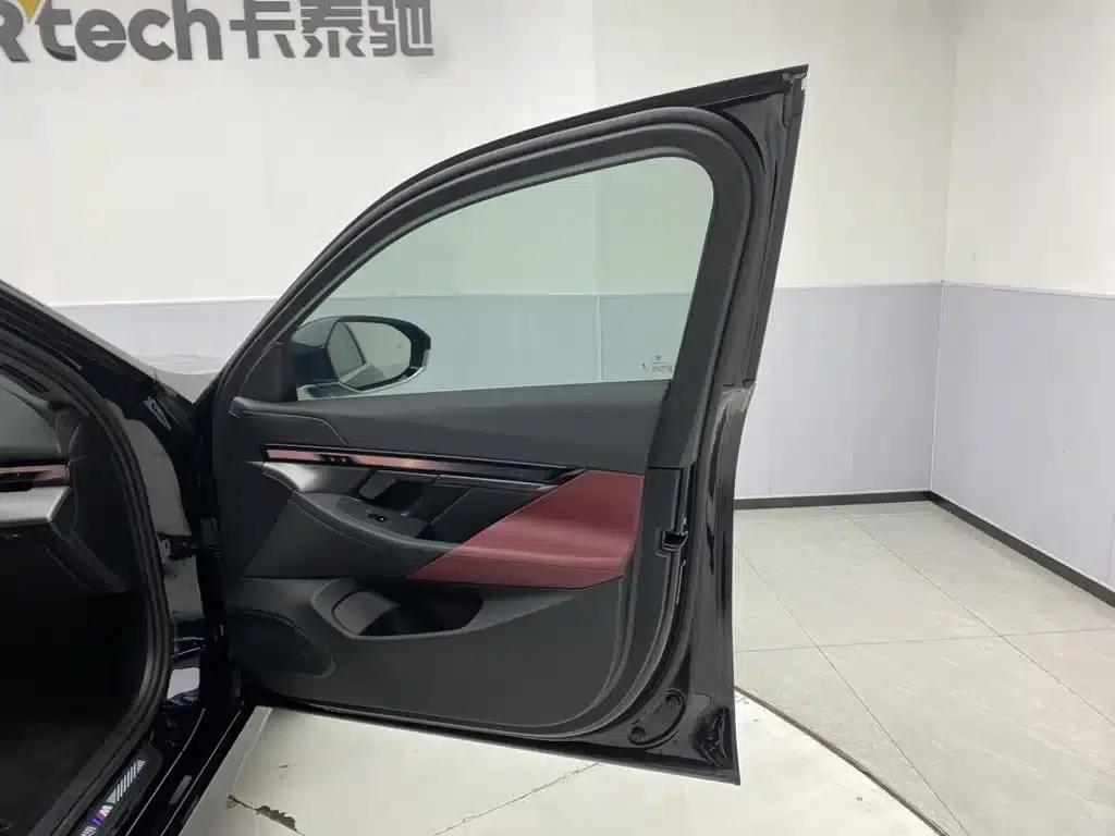 BMW i5 2024 eDrive 35L M Sport Package — миниатюра 16