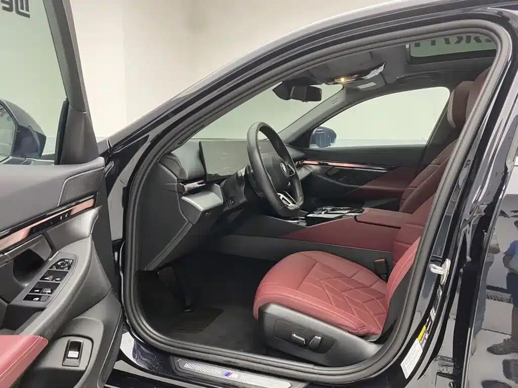 BMW i5 2024 eDrive 35L M Sport Package — миниатюра 17