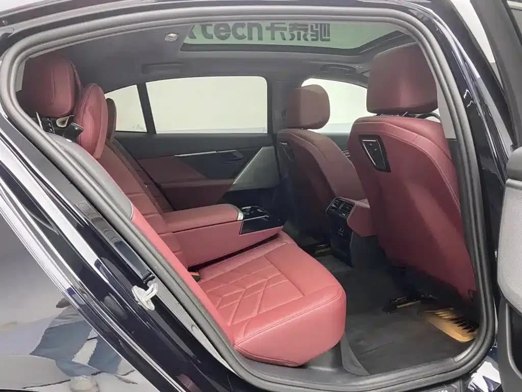 BMW i5 2024 eDrive 35L M Sport Package — миниатюра 21