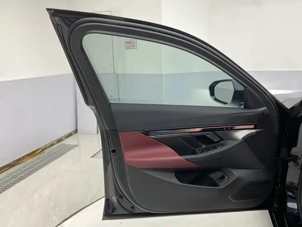 BMW i5 2024 eDrive 35L M Sport Package — миниатюра 25
