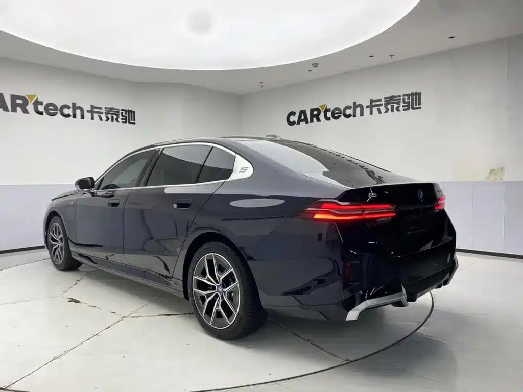 BMW i5 2024 eDrive 35L M Sport Package — миниатюра 7