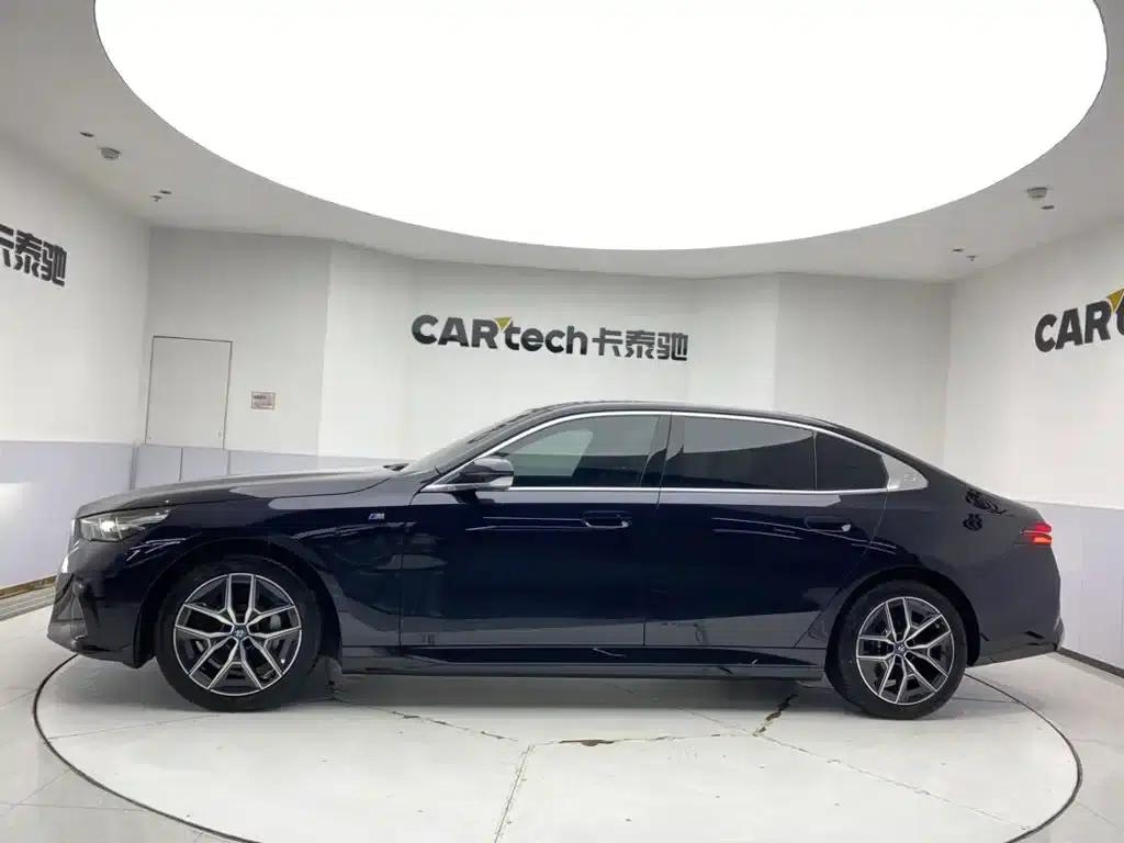BMW i5 2024 eDrive 35L M Sport Package — миниатюра 8