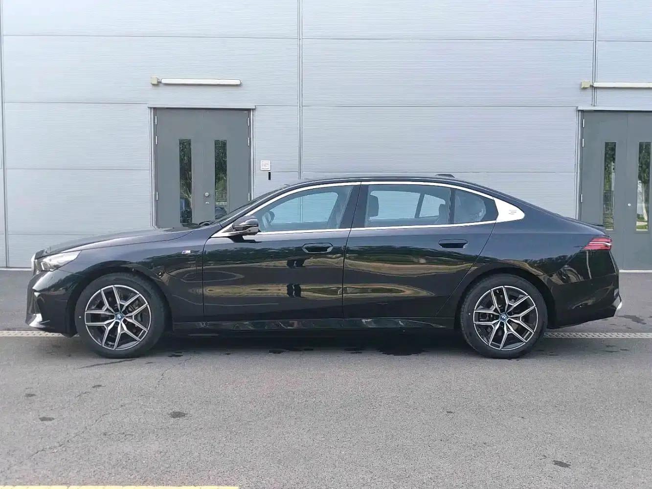 BMW i5 2025 eDrive 40L M Sport Package — миниатюра 3