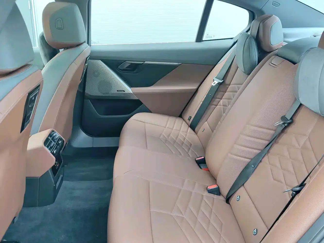 BMW i5 2025 eDrive 40L M Sport Package — миниатюра 7