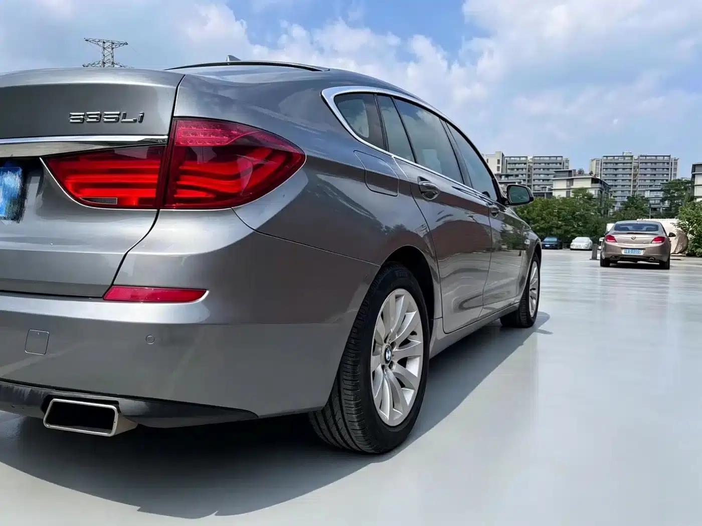 BMW 5 Series GT 2010 535i Luxury — миниатюра 8