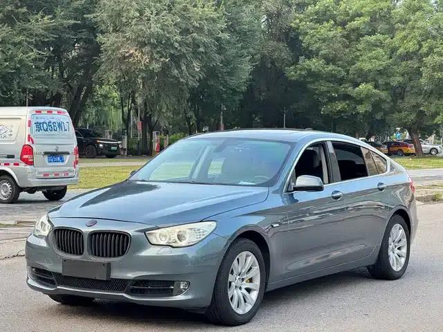2011 BMW 5 Series GT 535i Elegant Edition