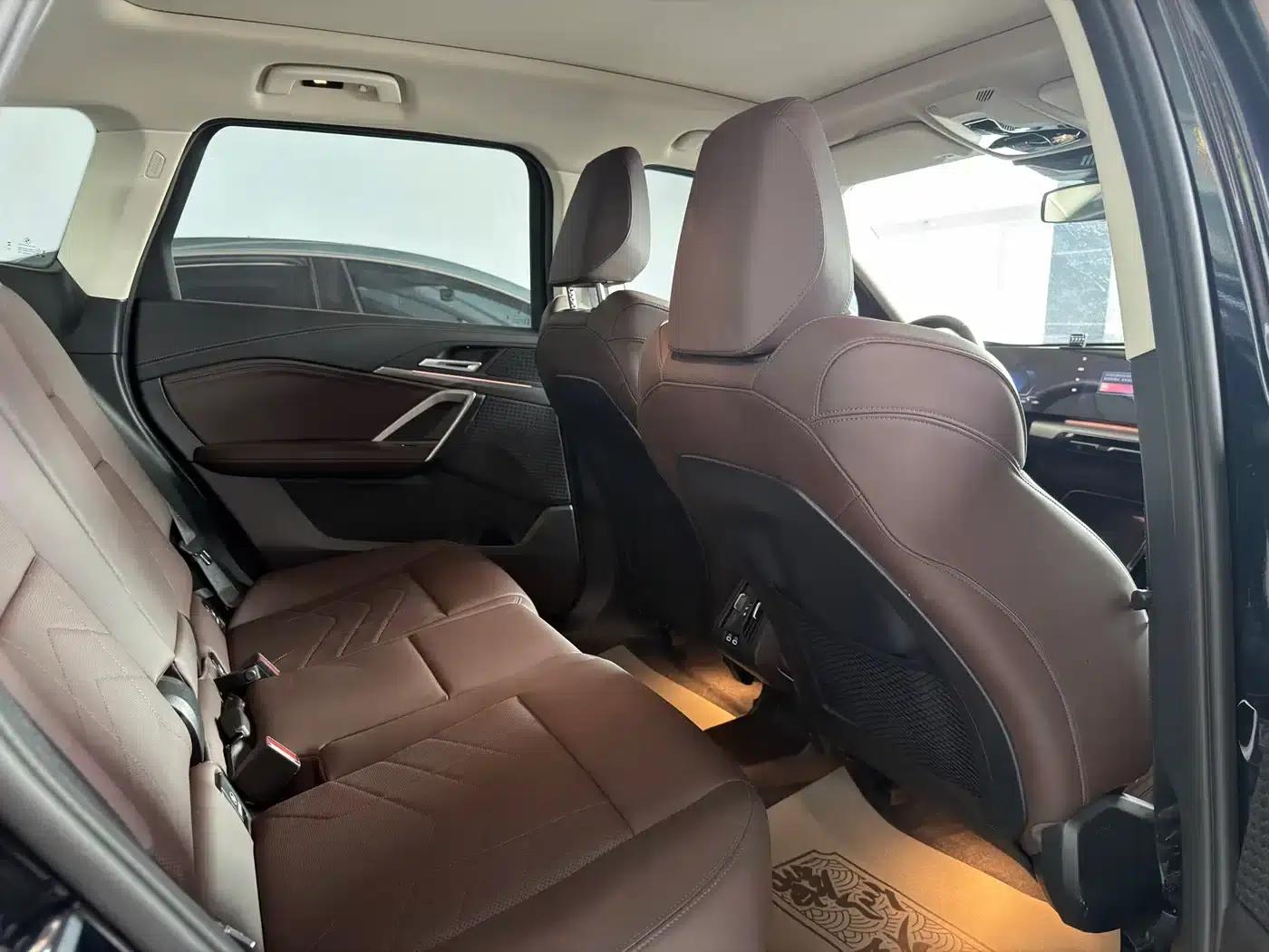 BMW iX1 2023 eDrive25L M Sport Package — миниатюра 8