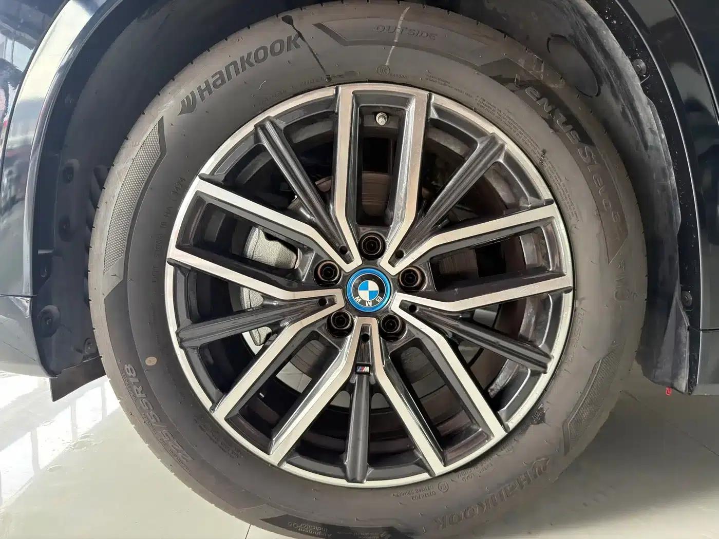 BMW iX1 2023 eDrive25L M Sport Package — миниатюра 10