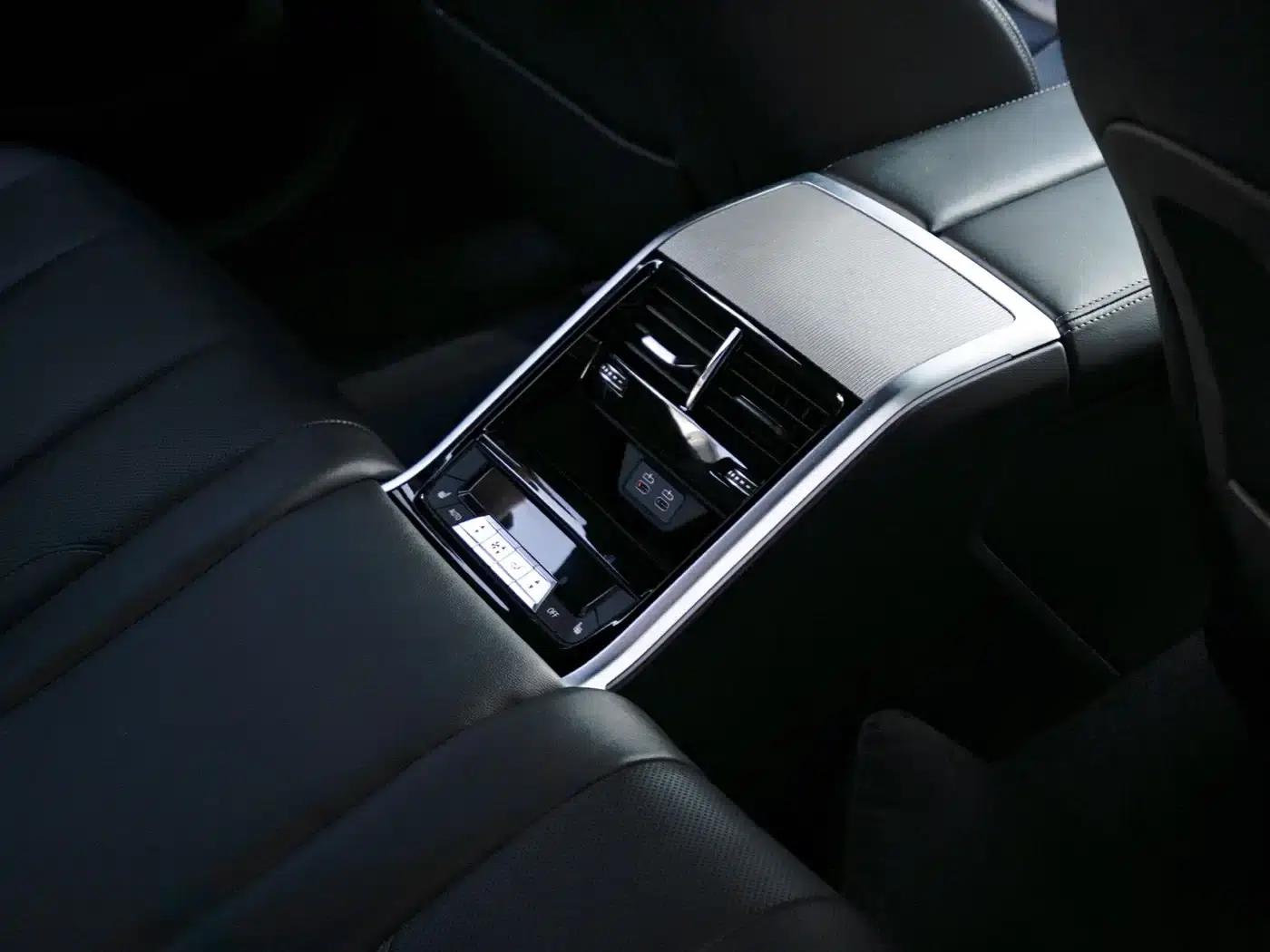 2019 BMW 8 Series 840i xDrive Gran Coupe M Sport Package — миниатюра 9