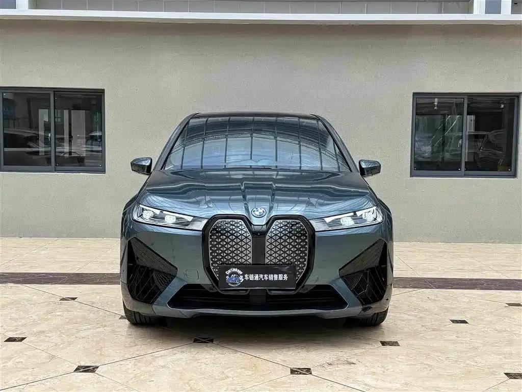 BMW iX 2023 xDrive40 — миниатюра 2