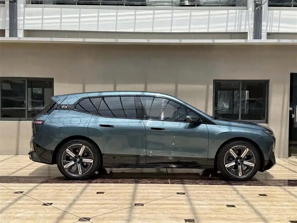 BMW iX 2023 xDrive40 — миниатюра 3
