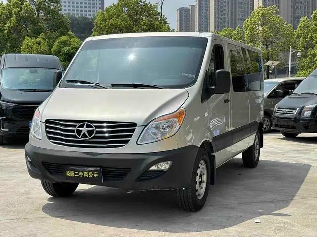 2024 Geely Starlight 2.0T Manual Mid-Wheelbase Low-Roof Comfortline 5/6/7 Seats