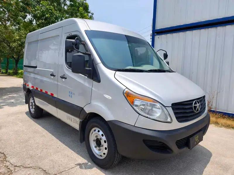 Starlight 2017 2.0T Short Wheelbase Mid-Roof Starlight Logistics Box Truck — миниатюра 3