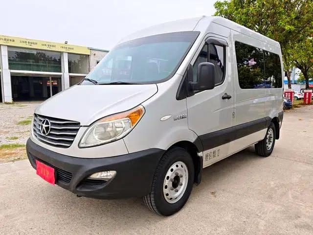 Starlight 2017 1.9T Short Wheelbase Mid-Roof Starlight Business Travel Light Passenger Vehicle