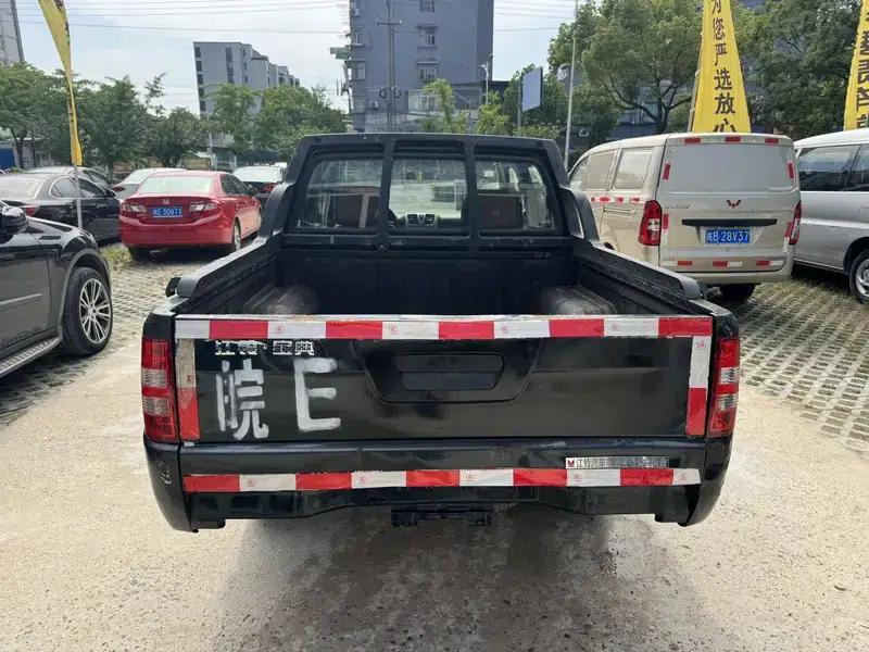 Baodian 2016 New Value-for-Money Diesel Two-Wheel Drive Standard Car Basic Model JX493ZLQ4G — миниатюра 3